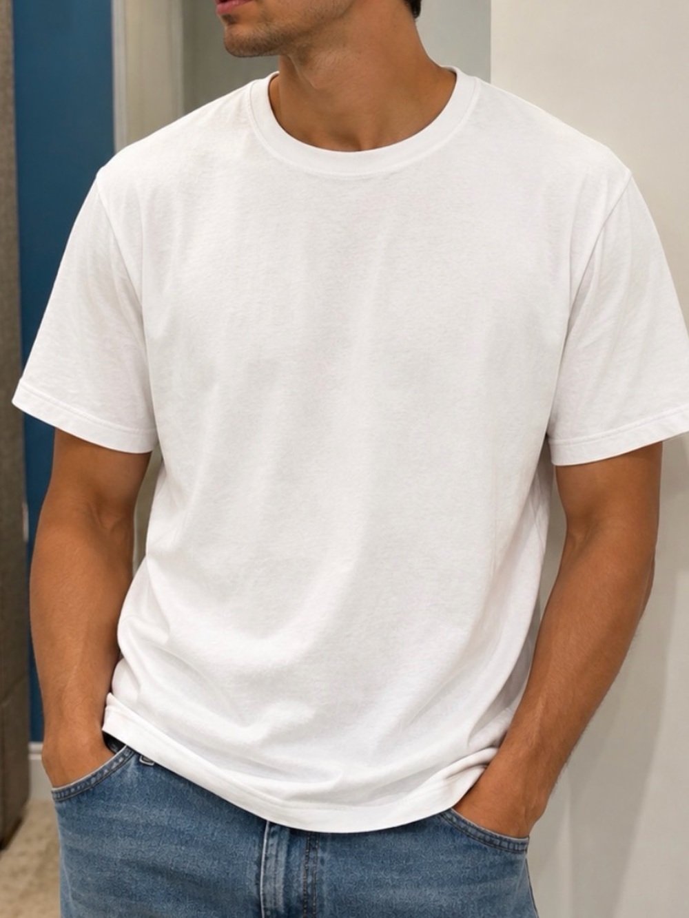 Urban Outfitters White Short-Sleeve Crewneck Tee